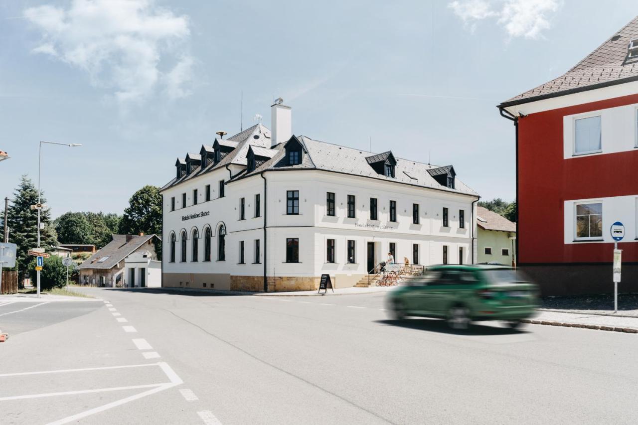 Hotel A Hostinec Slunce Osecna 외부 사진